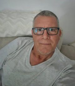 西班牙交友网男士图片